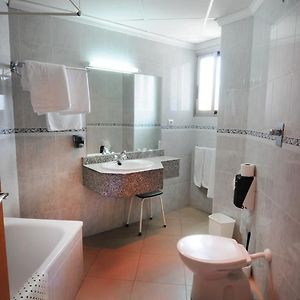 Habitación Económica con Cama King